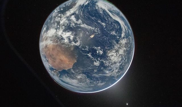 NASA, Dünya’nın yeni fotoğrafını paylaştı