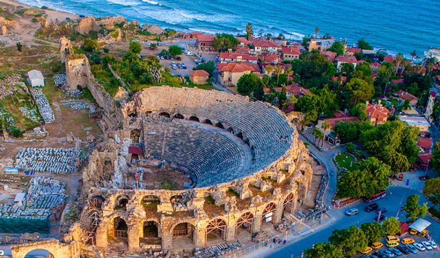 ALTSO Başkanı Erdem’den 60 Milyar TL’lik turizm desteğine tam destek