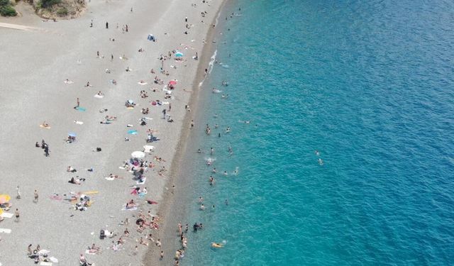 Antalya’da bayram bir başka: Deniz, güneş, coşku bir arada