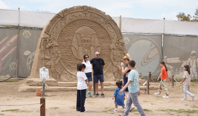 ‘Zaman yolculuğu’ temalı Uluslararası Antalya Kum Heykel Festivali başladı