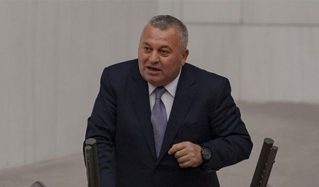 Cemal Enginyurt'tan Muhittin Böcek'e zehir zemberek sözler: "Antalya'da bir Böcek var tam bir böcek"