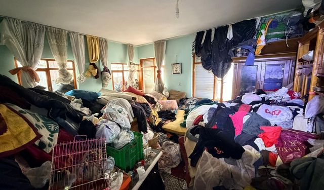 Kepez’de çöp ev temizlendi: Apartman sakinlerinin şikayeti sonuç verdi