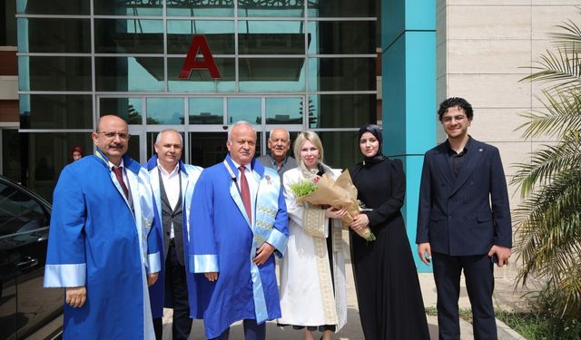 İlahiyat Fakültesi’nde 120 öğrenci mezuniyet sevinci yaşadı