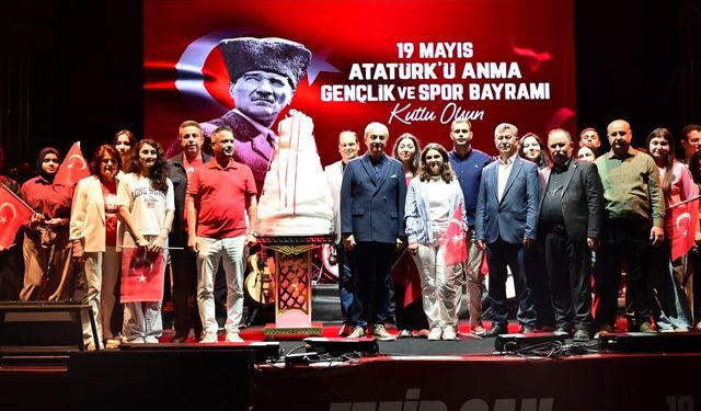 Kepez’i GençFest coşkusu sardı: Gençler 19 Mayıs’ı böyle kutladı