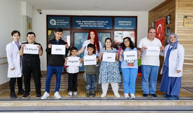 Özel bireylerden annelerine duygulandıran sürpriz