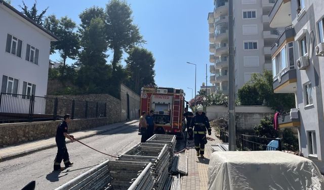 Alanya’da korkutan yangına ekiplerden hızlı müdahale