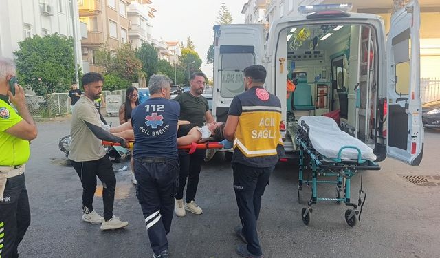 Kavşakta korkutan kaza! Motosiklet sürücüsü hastaneye kaldırıldı