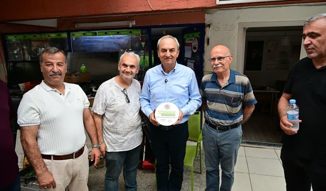 Kepez’de temizlik seferberliği yayılıyor: Başkan esnafla buluştu