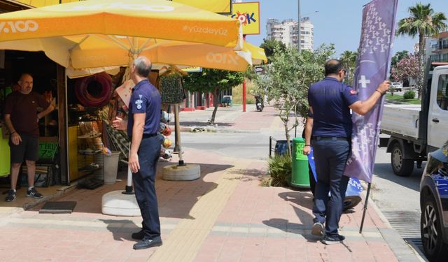 Konyaaltı’nda kaldırım işgallerine belediyeden müdahale: Cezai işlem uygulanıyor