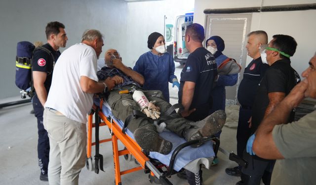Antalya’da inşaatın bodrum katında panik! Yoğun kokudan etkilenen 2 işçi fenalaştı