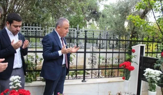 Bu kez annesinin mezarı başında olamadı: Muhittin Böcek’ten duygusal mesaj