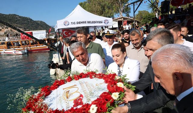 Denizcilik ve Kabotaj Bayramı’nda Antalya’da 100. yıl coşkusu