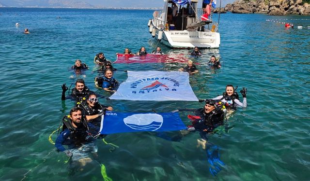 Erenkuş Plajı’nda deniz dibi temizliğinde şaşırtan görüntüler