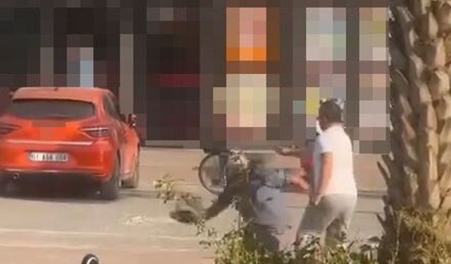 Gazipaşa’da trafik kavgası kamerada! Taksi sürücüsünün ehliyeti daimi iptal edildi