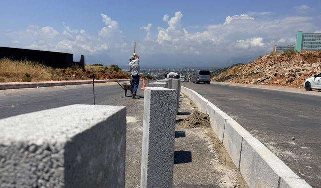 Kepez’de 81 kilometrelik kaldırım hamlesi! Şehir Hastanesi güzergahı daha güvenli
