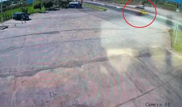 Manavgat'ta alk*llü sürücü f*ciası! Kaza güvenlik kamerasına yansıdı