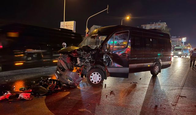 Serik’te zincirleme kaza: 3 araç çarpıştı, sürücü aracını bırakıp kaçtı
