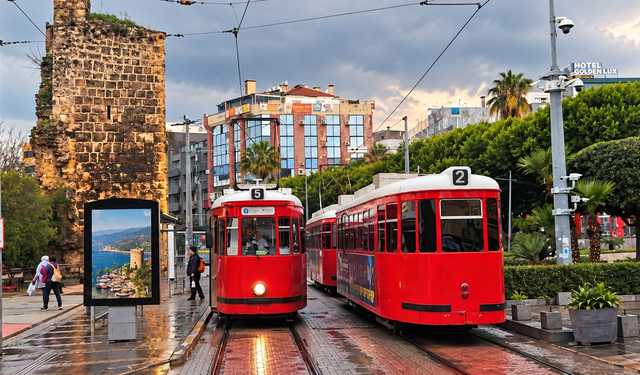 Antalya’nın nostalji tramvayı için 12 muhtar sahaya çıkıyor