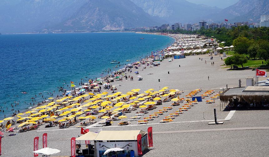 Vatandaşlar sıcaktan bunaldı, sahile koştu