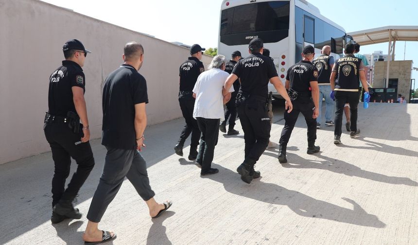 Antalya'da hummalı operasyon: 171 kişi yakalandı