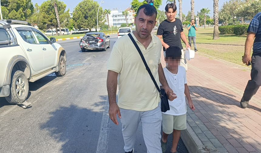 Manavgat'ta otomobile kamyonet çarptı, gözyaşlarına boğuldu