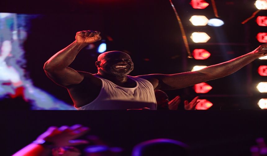 NBA’lı basketçi DJ Diesel olarak Türkiye'de sahneye çıktı