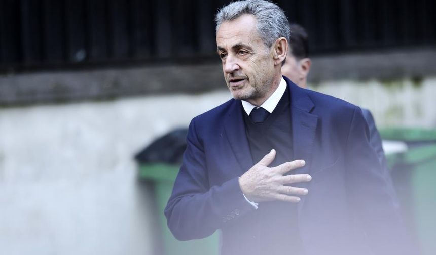 Fransa Eski Cumhurbaşkanı Sarkozy hapse girdi