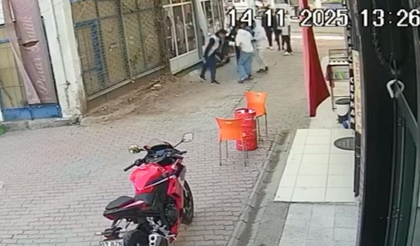 Antalya’da esnafın ayırdığı kavga bıçaklı saldırıya döndü