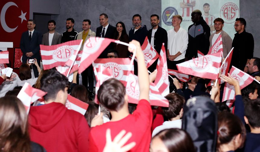 Kırmızı beyaz ruhu okullarda yaşatılıyor! Antalyaspor Başkanı seçiliyor