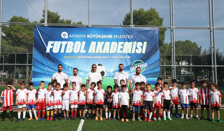 Antalya Büyükşehir Belediyesi geleceğin yıldızlarını yetiştiriyor!