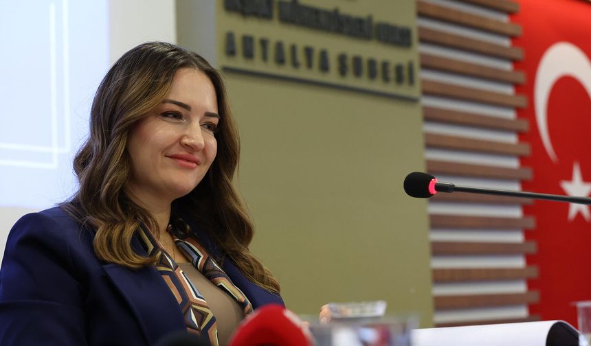 Başkan Vekili Büşra Özdemir "Tüm dünya çocukları için barış dolu yarınlar diliyorum"