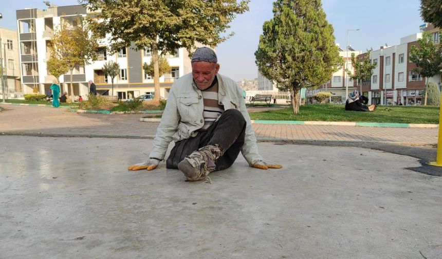 Yerlerde sürünmek istemiyor, akülü sandalye bekliyor