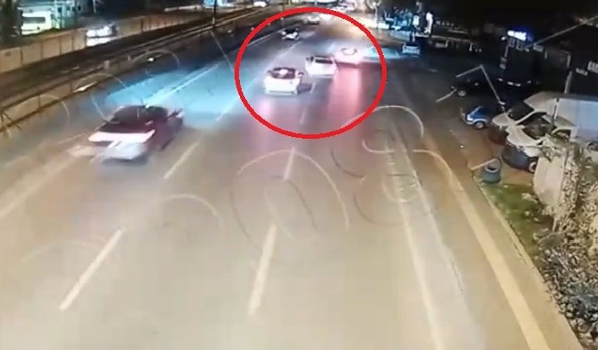 Ağabeyinin otomobiliyle makas attı, trafiği savaş alanına çevirdi