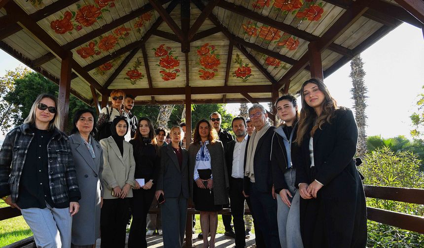 Akdeniz Üniversitesi öğrencilerinden Muratpaşa Dostluk Parkını ziyaret
