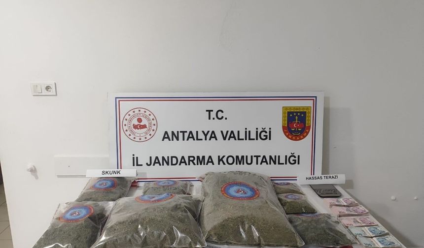 Antalya'da zehir tacirlerine büyük operasyon!