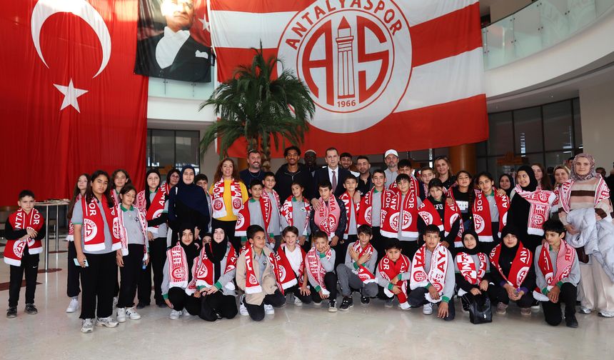 Kırmızı-beyaz ruhu bir arada: Antalyasporlular buluştu