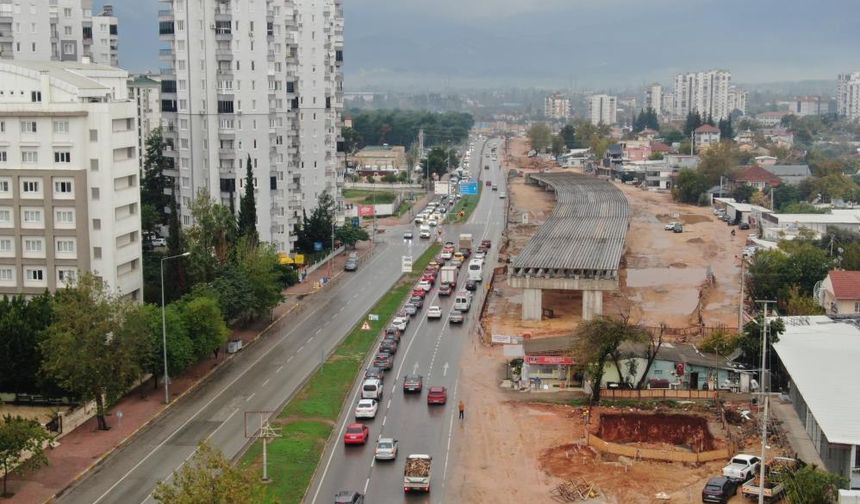 Antalya’da bakanlık tarafından başlatılan yol pideciden geçemedi: Bakanlık ve pideci davalık oldu