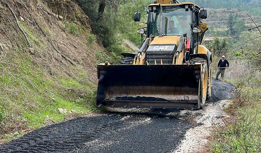 Manavgat’ta yol çalışması: O mahallelerin yolları yenileniyor