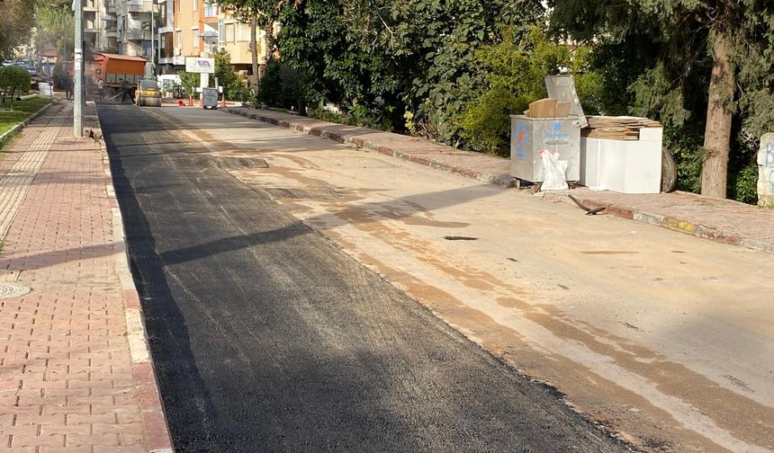 Muratpaşa’da asfalt çalışması: Narenciye Caddesi’nin yolları yenileniyor
