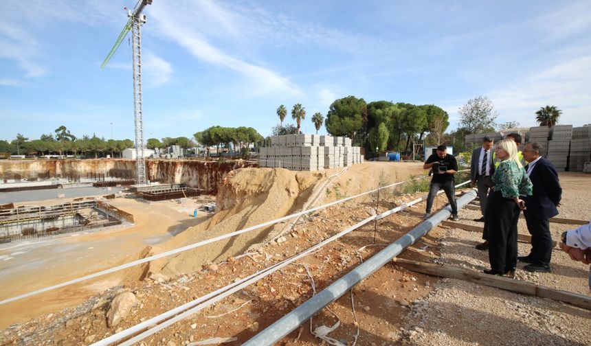 Rektör Özkan inşaat alanlarını inceledi