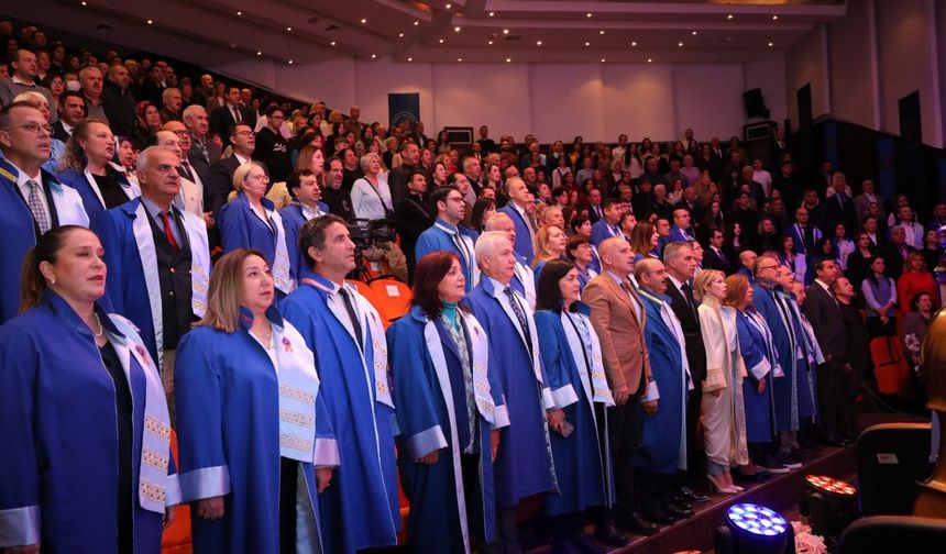 Akdeniz Üniversitesi'nde akademik tören düzenlendi