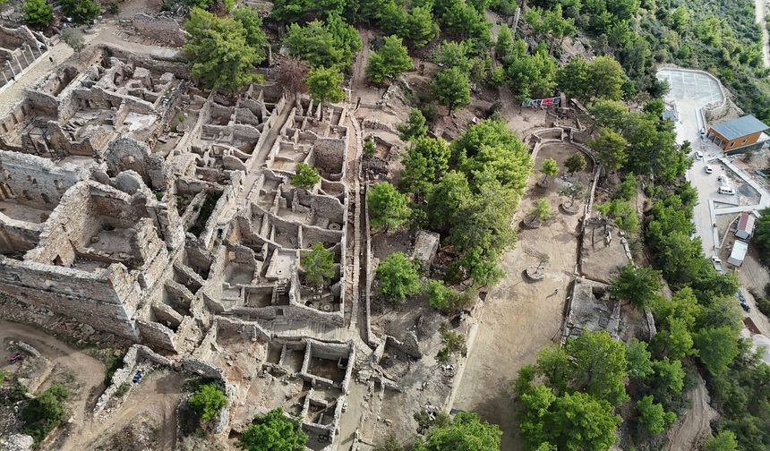 ALKÜ’nün ilk uluslararası ikili iş birliği projesi: Syedra Antik kenti kazıları
