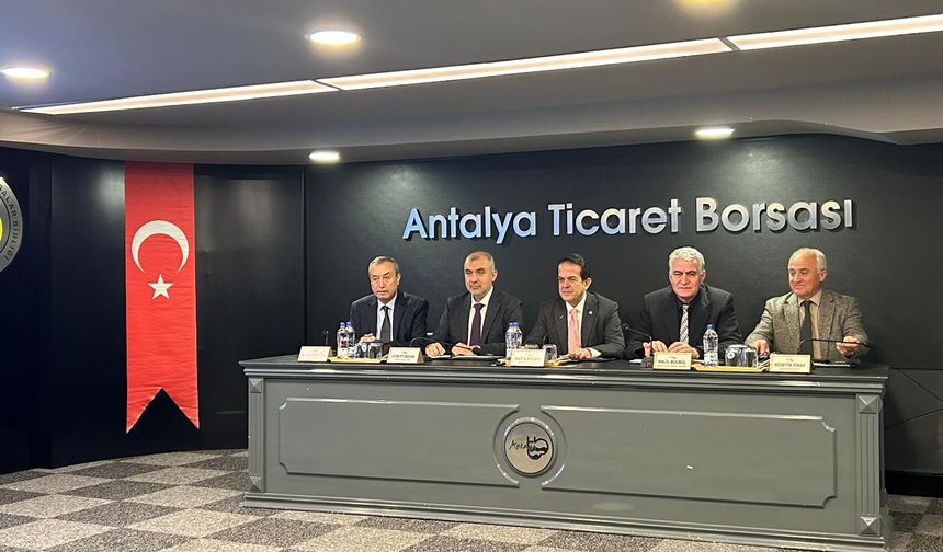 Antalya’da yağışlar yıktı geçti: Başkan Çandır, altyapıyı işaret etti