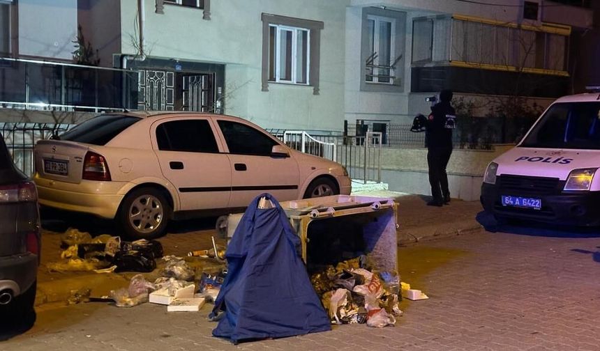 Çöp konteynerinde ölü bebek bulundu! 17 yaşındaki anne-babaya gözaltı