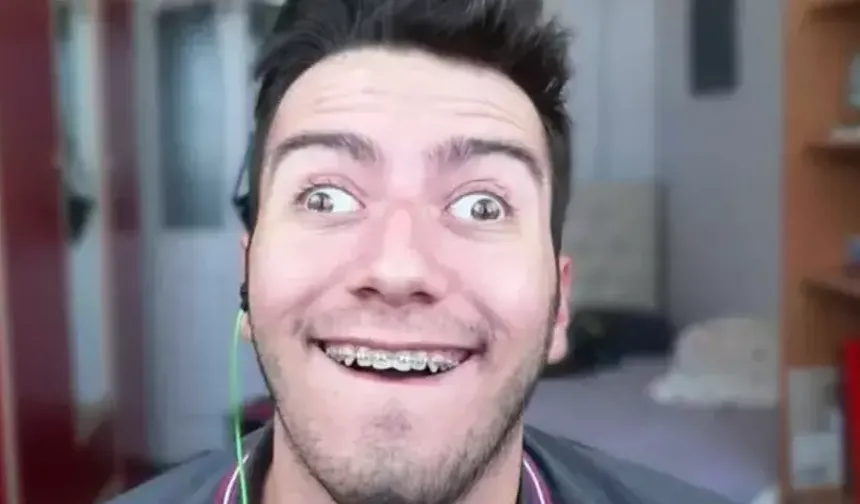 Uzun zamandır hayranları haber  alamıyordu Enes Batur’un son hali şoke etti!