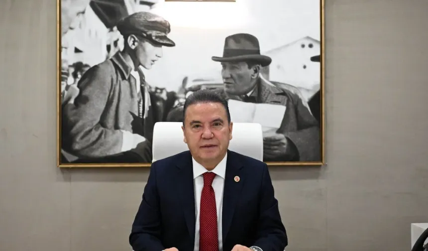 Muhittin Böcek’ten dikkat çeken açıklama: “Şantaja, kumpasa fırsat vermedim”
