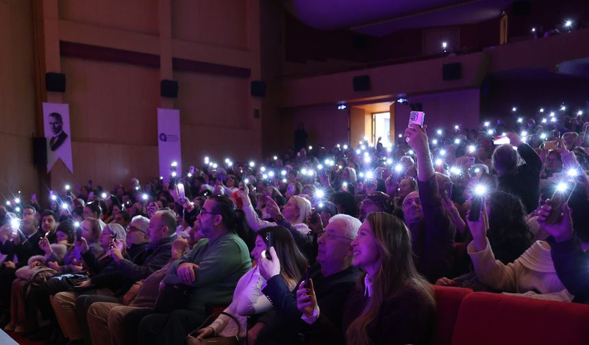 Şairin dizeleri sahneye taşındı: Nâzım Hikmet’in Antalya’da anıldı