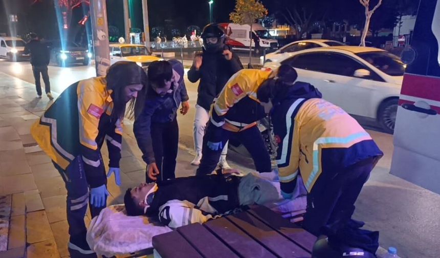 Yayaya yol vermek isteyen motosikletli kaza yaptı