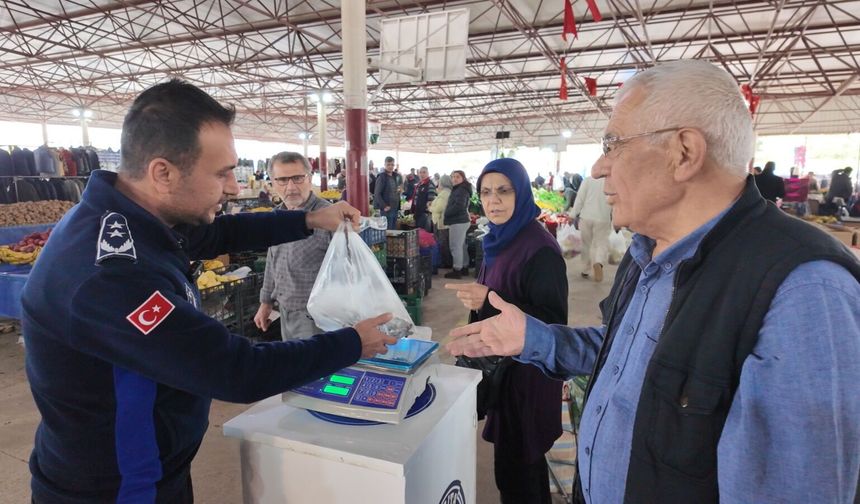Aksu Belediyesi’nden pazarlara Kontrol Terazisi uygulaması
