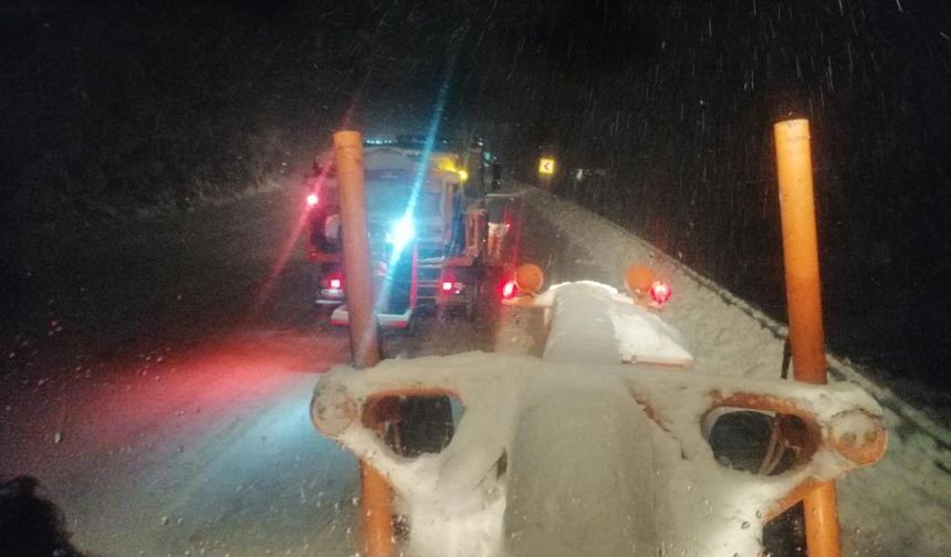 Alacabel’de kar alarmı: Akseki-Seydişehir yolunda kar kalınlığı 10 santime ulaştı